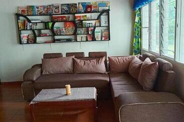 هتل Colibri Taverne & Guest House