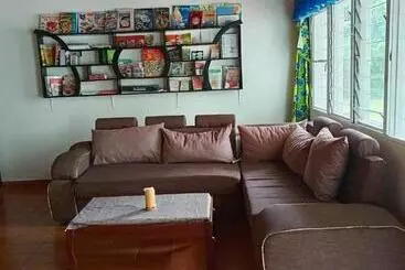 Hotelli Colibri Taverne & Guest House