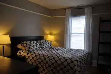 Hotelli Moncton Suites - 267 Universite Ave