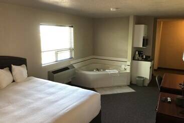 ホテル R & R Wainwright Inn