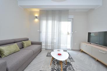 ホテル Apartments Villa Karla