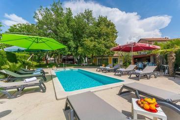 هتل Felix Residence