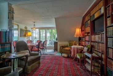 Отель Svostrup Kro