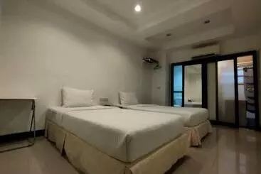 Hotel The Auto Place