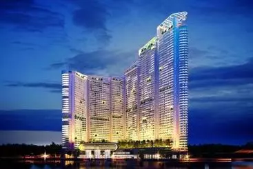 Hotelli Siglo Suites @ The Acqua Private Residences