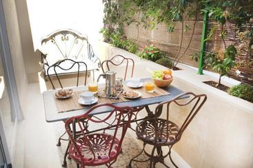 Жильё для туристов We Town House With Terrace