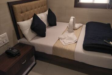 Hotel Avenue Residency