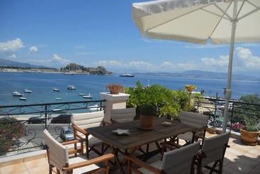 Hôtel Garitsa Bay Apartment