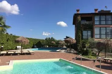 هتل Bertoletta Village Apartments