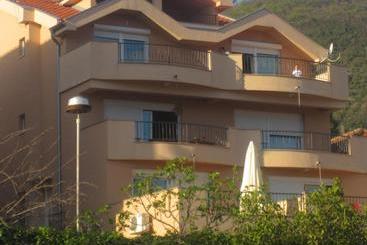 هتل Apartments City Center