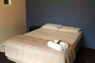 Hotelli Beachcomber Lodge & Backpacker