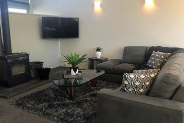 فندق Close To The Lake