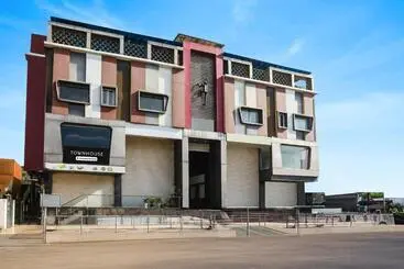 هتل Super Townhouse Indravihar Formerly Shaily Royal