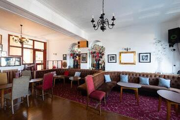 ホテル Chatsworth House