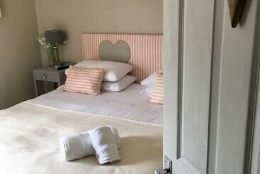 Hotel Coach And Horses Inn