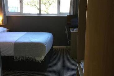 בית מלון כפרי Haymills Guesthouse