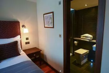 Hotel Northbrook Park Mews