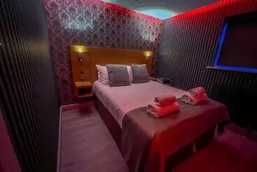 Quayside Hotel & Bar