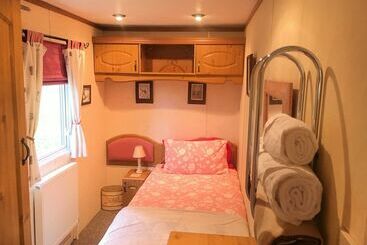 Отель The Hideaway