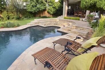 בית מלון כפרי Sandown Guest House