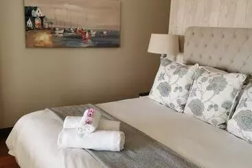 Hotelli The Hamptons Guest House