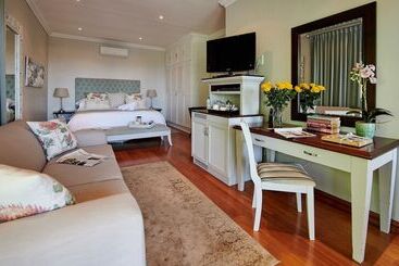 בית מלון כפרי The Hamptons Guest House