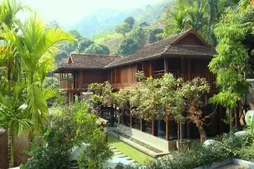 استراحتگاه Chantra Khiri Chalet