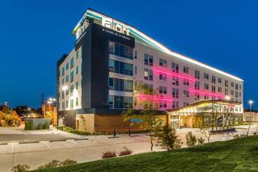 Отель Aloft Dallas Arlington Entertainment District