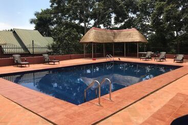 Hotel Governors Club