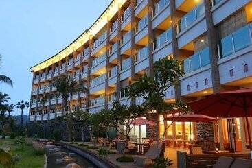 Отель Luminous Hot Spring Resort & Spa