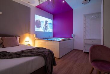 בית מלון כפרי 4 Star Suite Spa   Self Check In