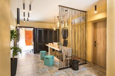 هتل Cressa Suites   Adults Only