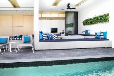 Hotel Ivy And Eve Apartments By Cllix