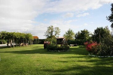 בית מלון כפרי River Melody