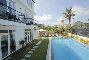 هتل Hoi An Sunny Pool Villa