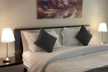 ホテル Remaz Suites