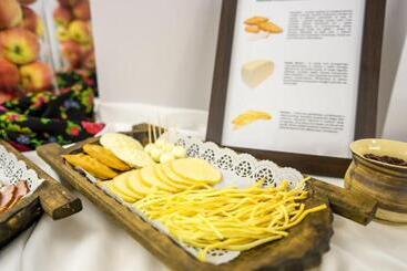 Отель Rezydencja Sienkiewiczówka