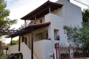 Ferienwohnungen Villa Leonidas Near Athens Airport