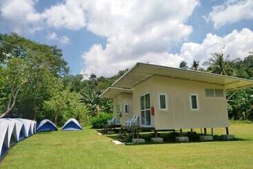 Bed and Breakfast Kiulu Riverside Chalet