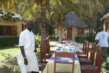 هتل Africa Roots