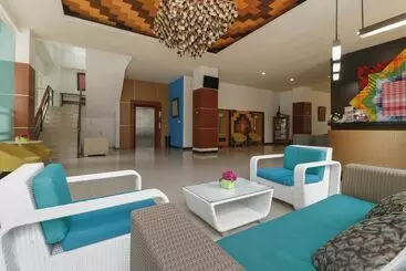 Hotelli Reddoorz Plus Near Pantai Losari