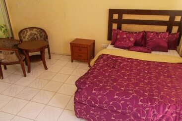 پانسیون Kalabi Executive Lodge