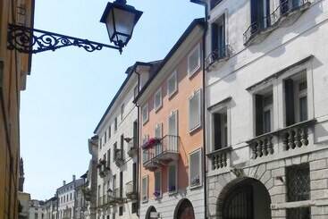 Hôtel (catégorie 1/2 *) Relais Santa Corona