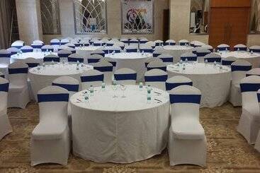 ホテル Nataraj Sarovar Portico