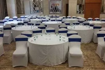 Hotelli Nataraj Sarovar Portico