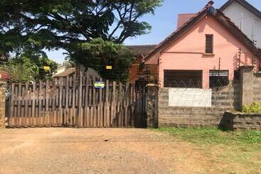 ویلا Kogelo Suites