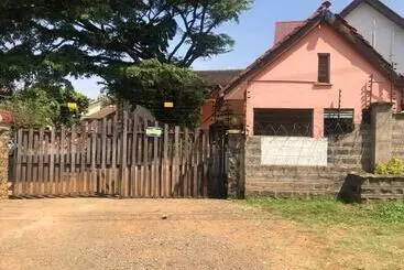 ویلا Kogelo Suites