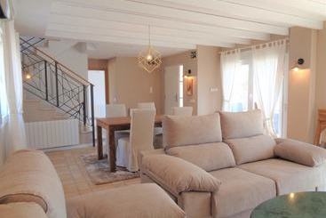 Turistihuoneistot Mediterranean Villa