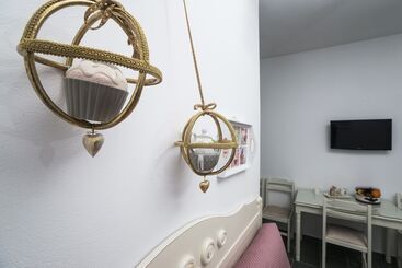 آپارتمانهای توریستها Anni Art Apartments