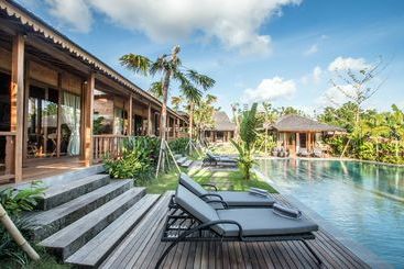 Жильё для туристов Marika Sawah Villas 4bedroom Private Pool